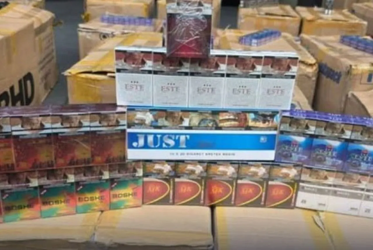 Jutaan Batang Rokok Ilegal Diselundupkan dengan Truk Berpendingin