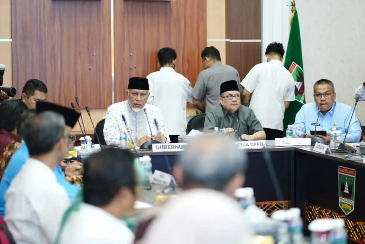 Pemprov Sumbar Siapkan Strategi Hadapi Tambang Ilegal dan Krisis BBM