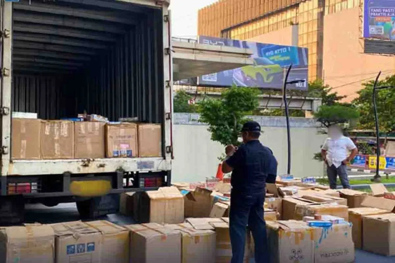 Jutaan Batang Rokok Ilegal Disita di Gerbang Tol Kendal