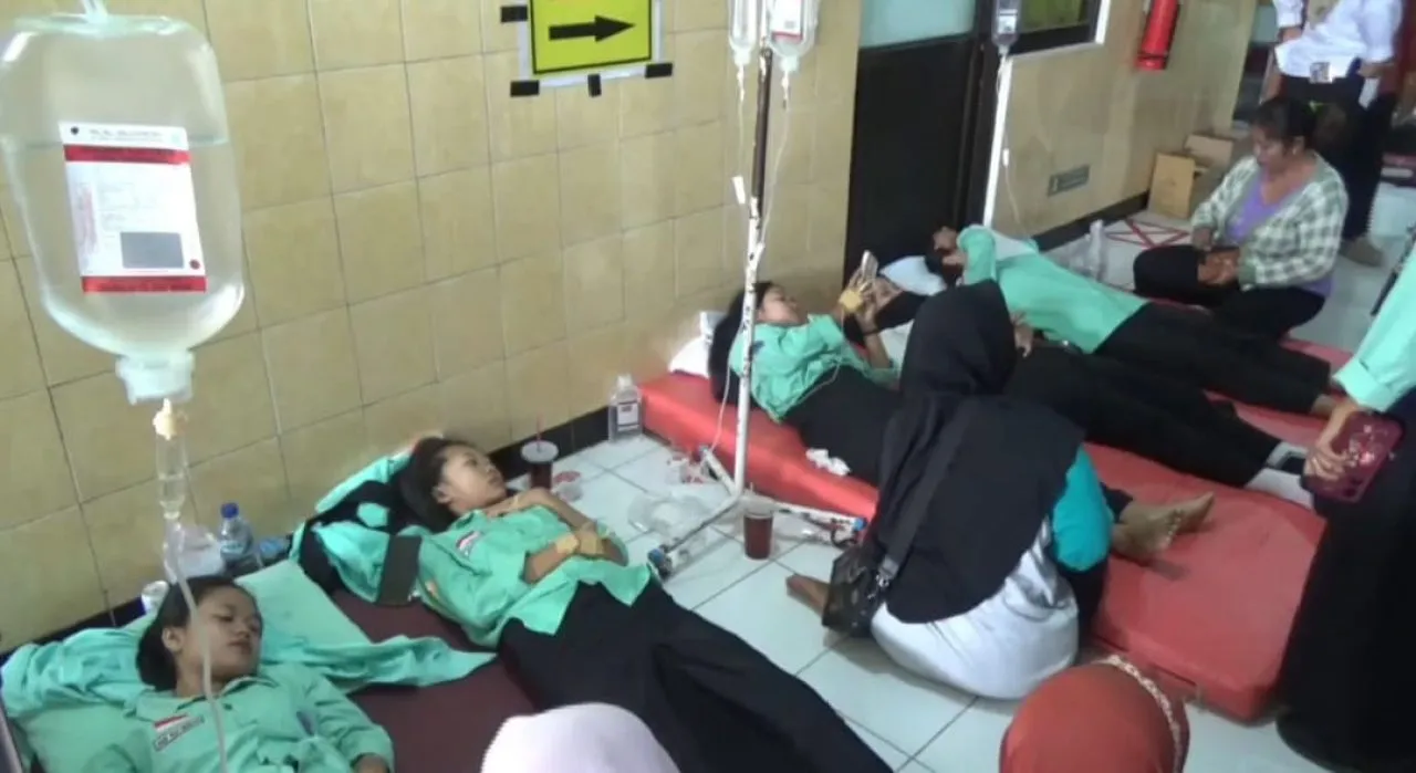 Puluhan Siswa SMKN 1 Sine Ngawi Keracunan Menu MBG
