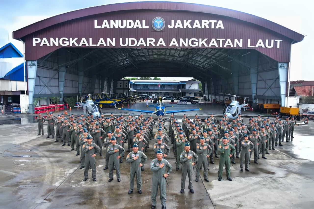42 Crew Pesawat Udara TNl AL Naik Pangkat