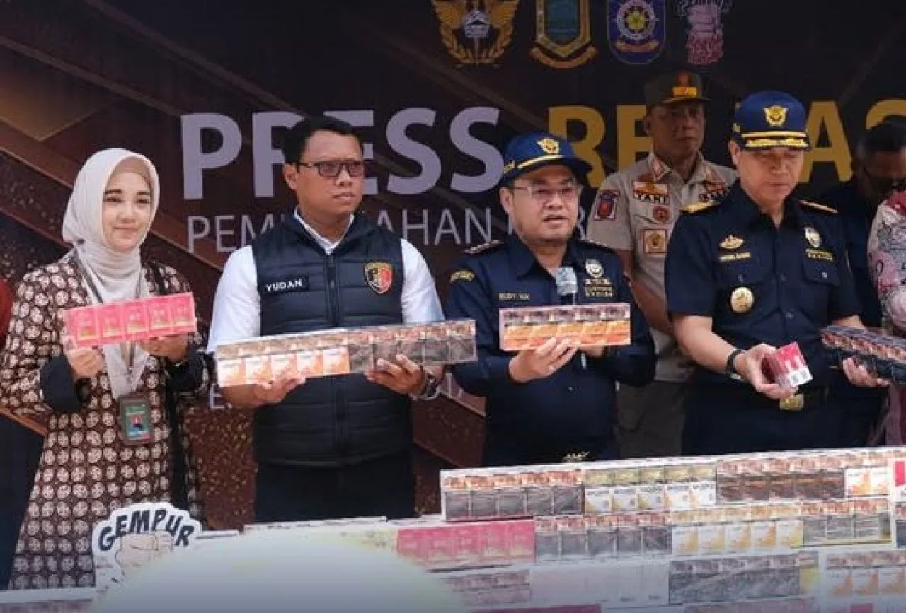 Bea Cukai Sidoarjo Musnahkan Jutaan Batang Rokok Ilegal
