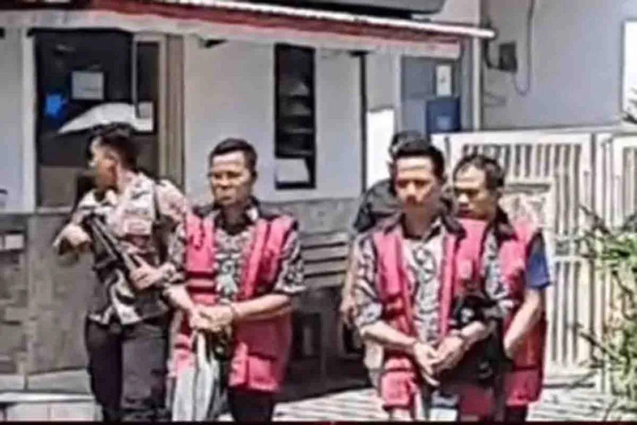 3 Koruptor di BNI KCP Trenggalek Divonis 1 Tahun Dan 3 Bulan