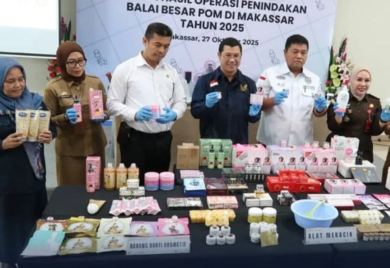 Ribuan Kosmetik Ilegal Ditegah di Makassar