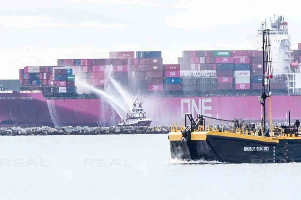 Penyebab Ratusan Kontainer Terbakar di Kapal One Henry Hudson
