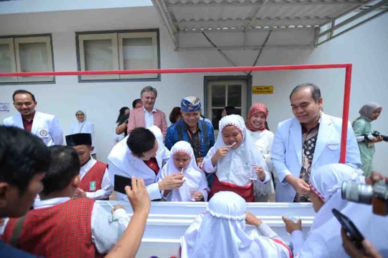 Bulan Kesehatan Gigi Nasional 2025 Digelar di Surabaya