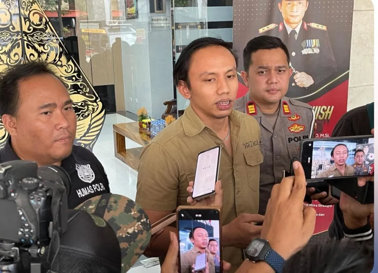 Satreskrim Polres Tulungagung Periksa Sopir Truk Tangki BBM dan Pembeli Solar