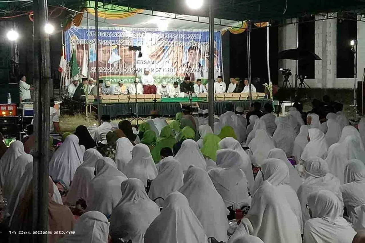 Semarak HUT LSM FPSR ke 11 Hadirkan Mantan Wabup Gresik dan Sholawatan