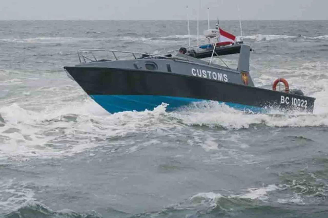 Bea Cukai Batam Gagalkan Penyelundupan Rokok Ilegal dalam Speedboat