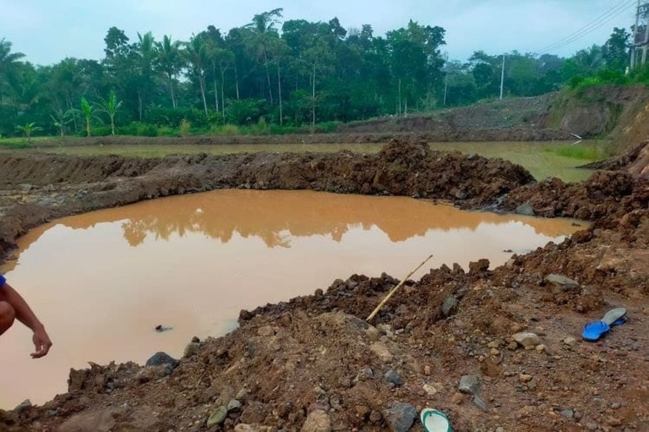 Bekas lahan tambang di Desa Genteng Wetan