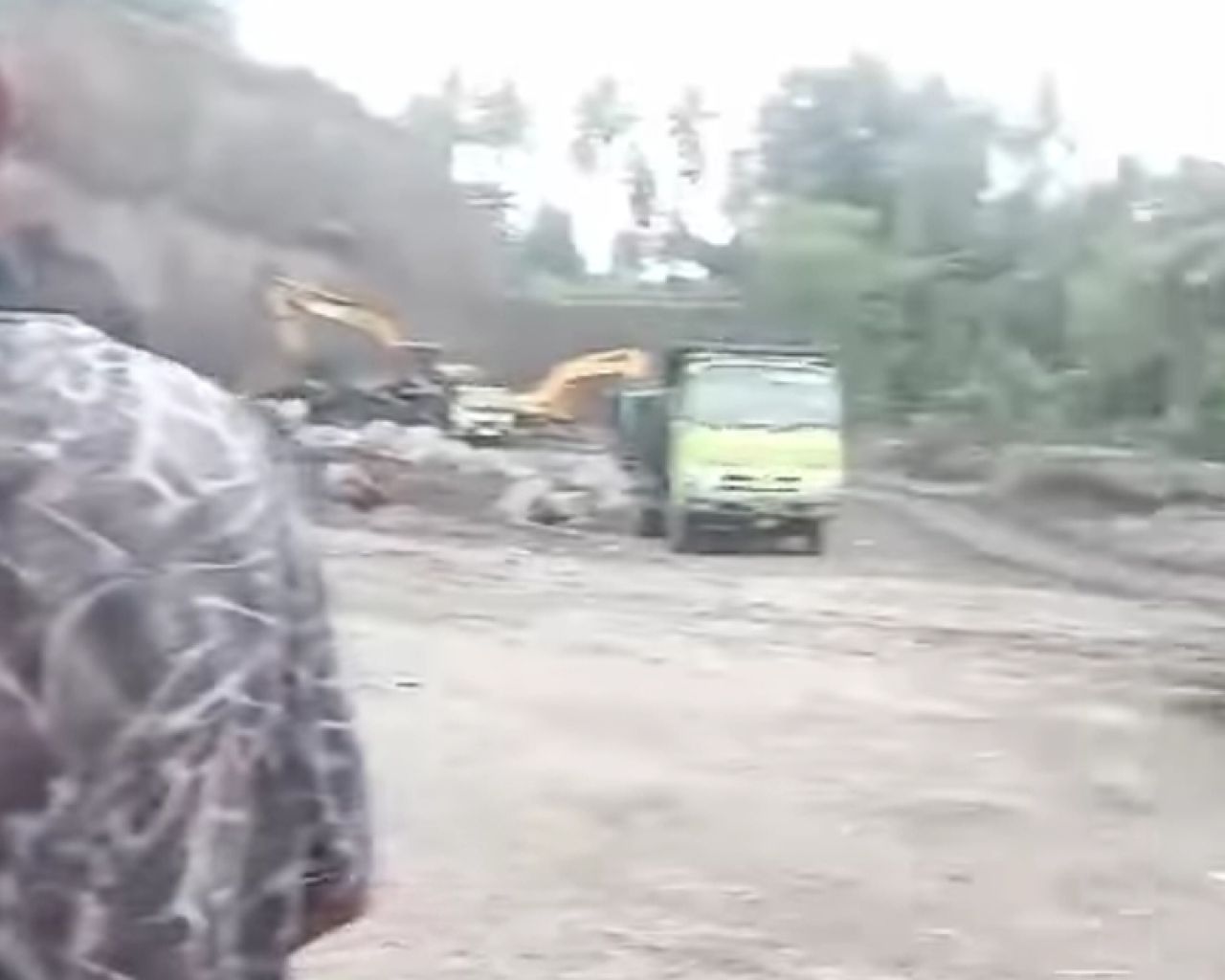 Aktivitas usaha tambang ilegal di Desa Korleko