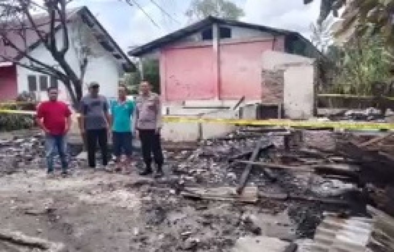 Bekas kebakaran di SD Negeri Marihat Ulu