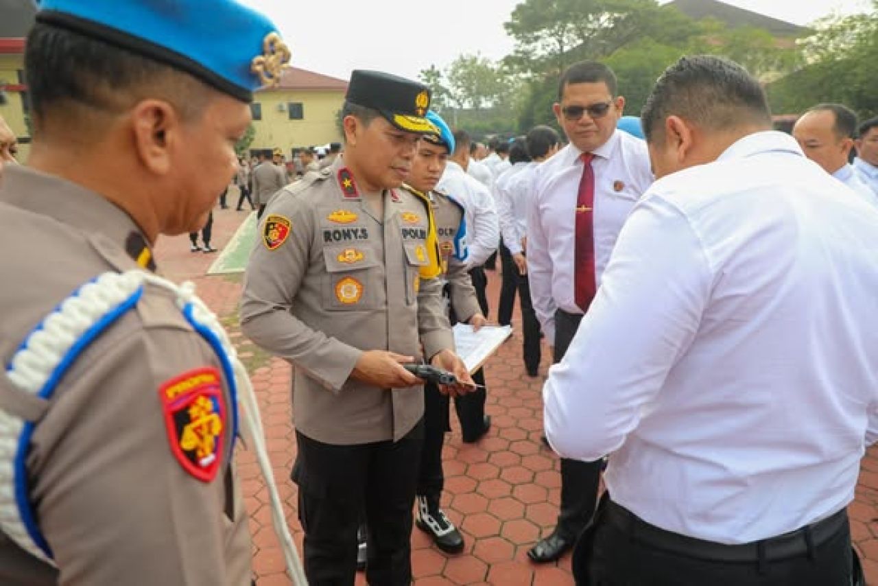Pengecekan kelengkapan anggota Polda Sumut