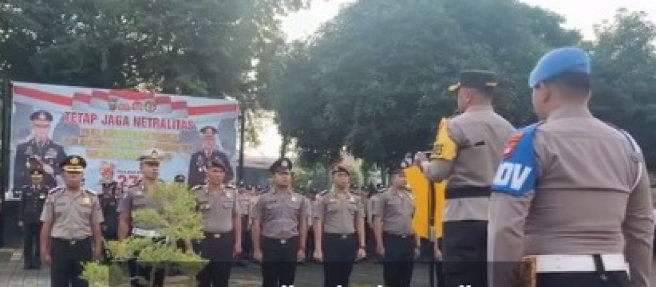 Kapolres Jembrana memimpin upacara kenaikan pangkat