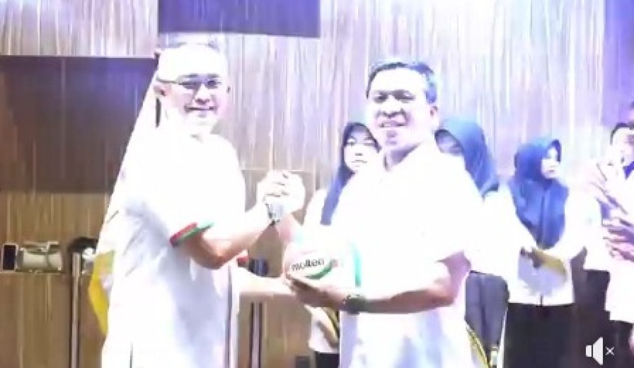 Kombes. Pol. Christian Tobing menerima mandat dari Irjen. Pol. Imam Sugianto