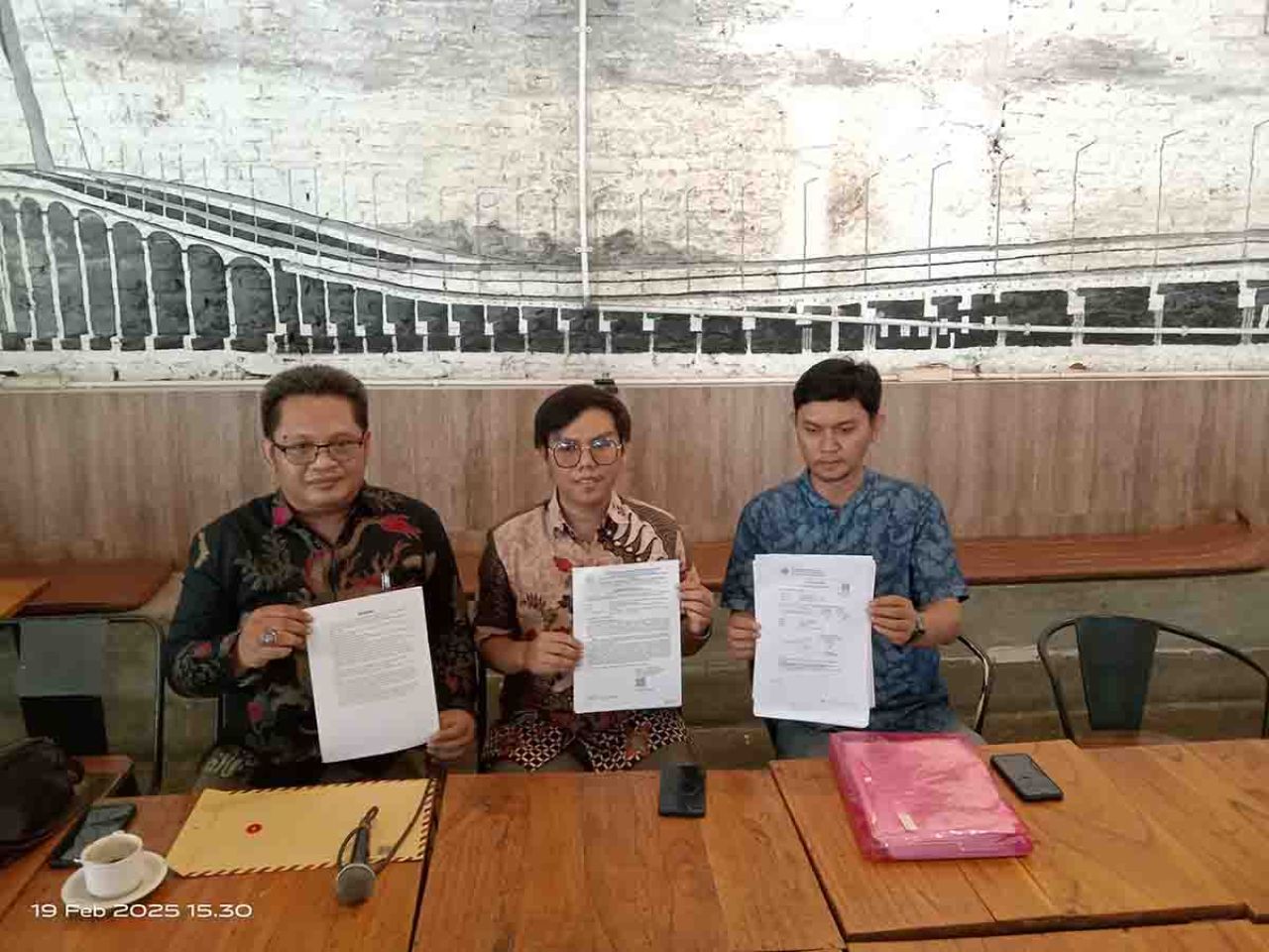 Dwi Heri Mustika, Lukman Ibrahim, dan seorang advokat
