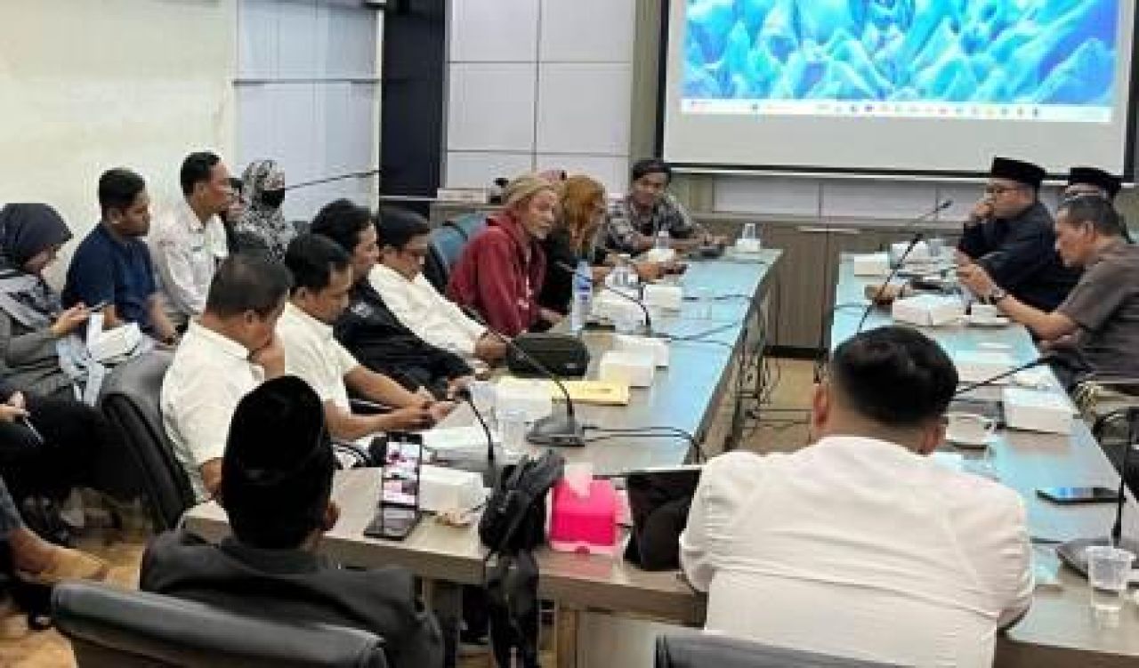 Rapat koordinasi GenPabumi dan Komisi 1 DPRD Gresik