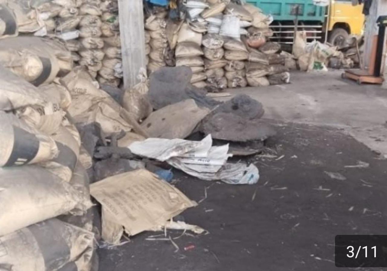 Limbah slag besi di Desa Jatipasar