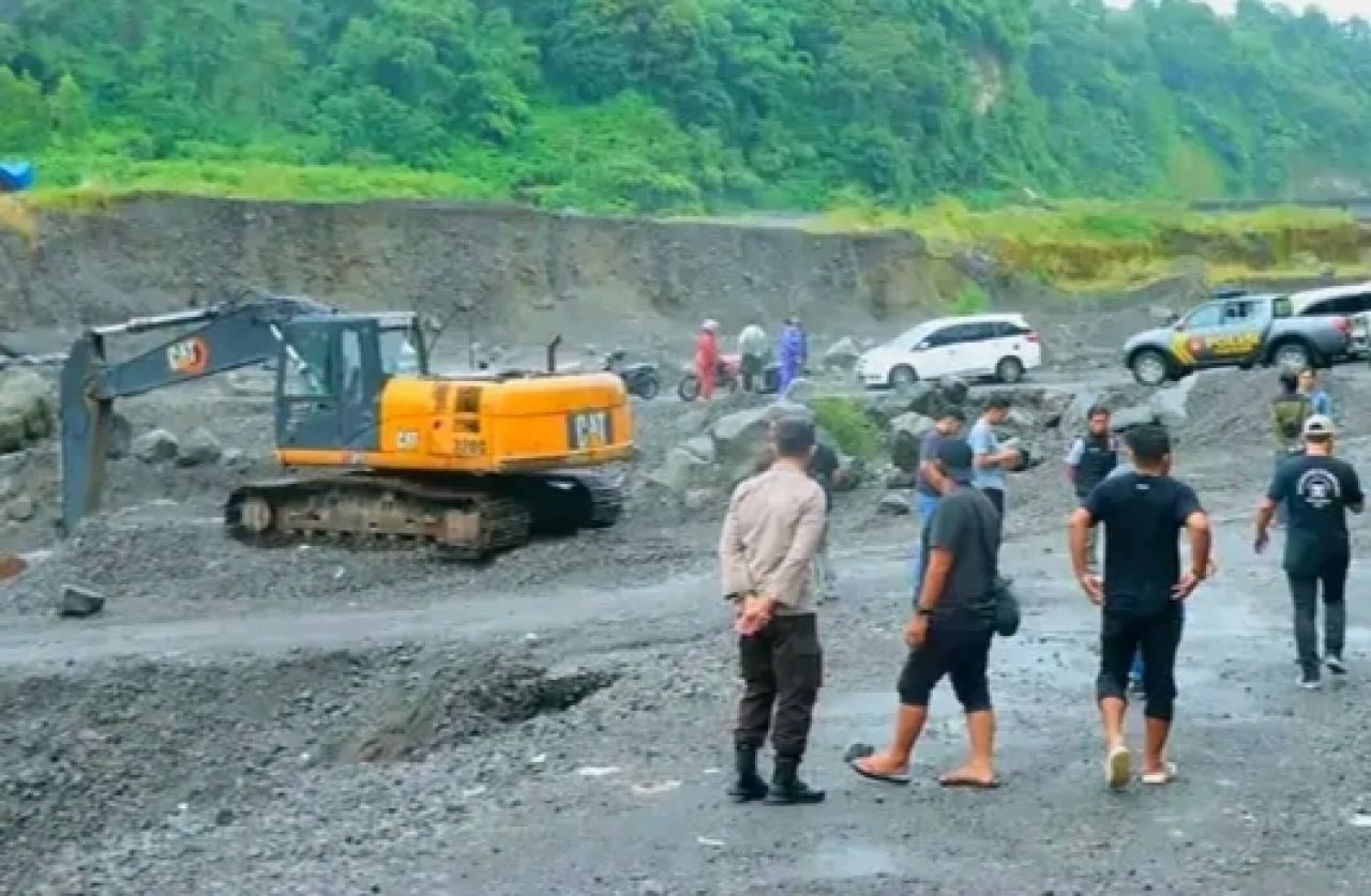 Penertiban tambang pasir ilegal oleh Polres Blitar Kota