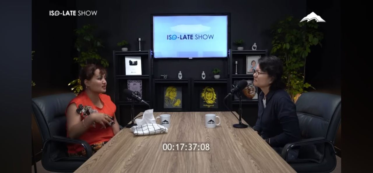 Lina Mukherjee saat poadcast