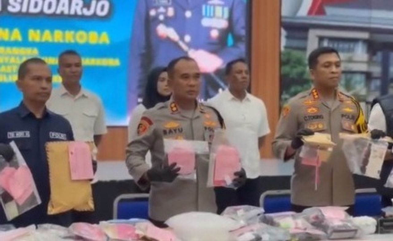 Kapolresta Sidoarjo saat konpers pengungkapan narkotika