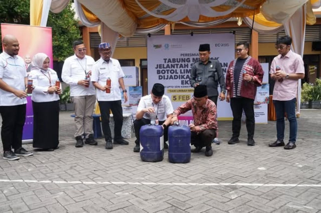 Peluncuran Program Tabung Minyak Jelantah Siswa