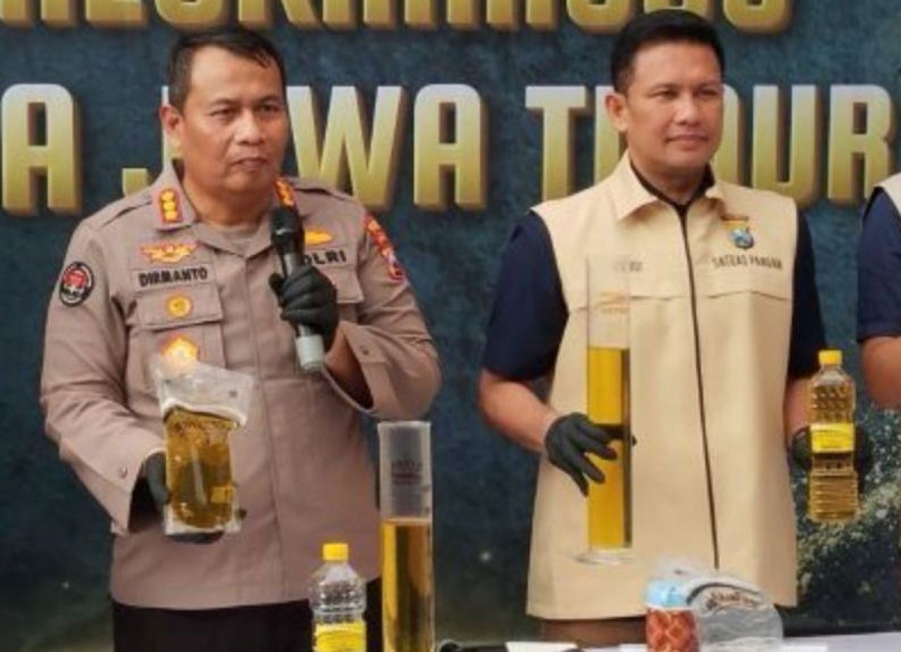 Kombes Dirmanto dan Budi Hermanto yang kena rotasi jabatan di Polda Jawa Timur