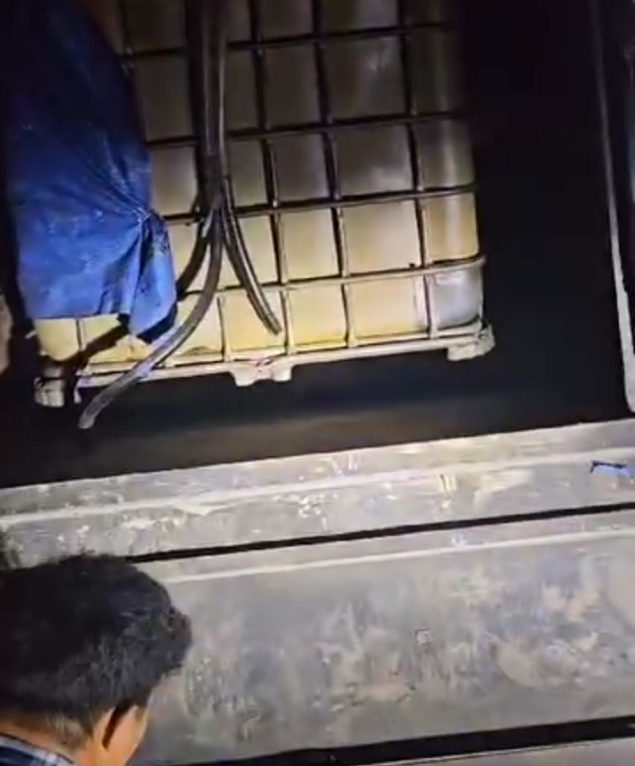 Kendaraan yang digunakan untuk memuat solar bersubsidi