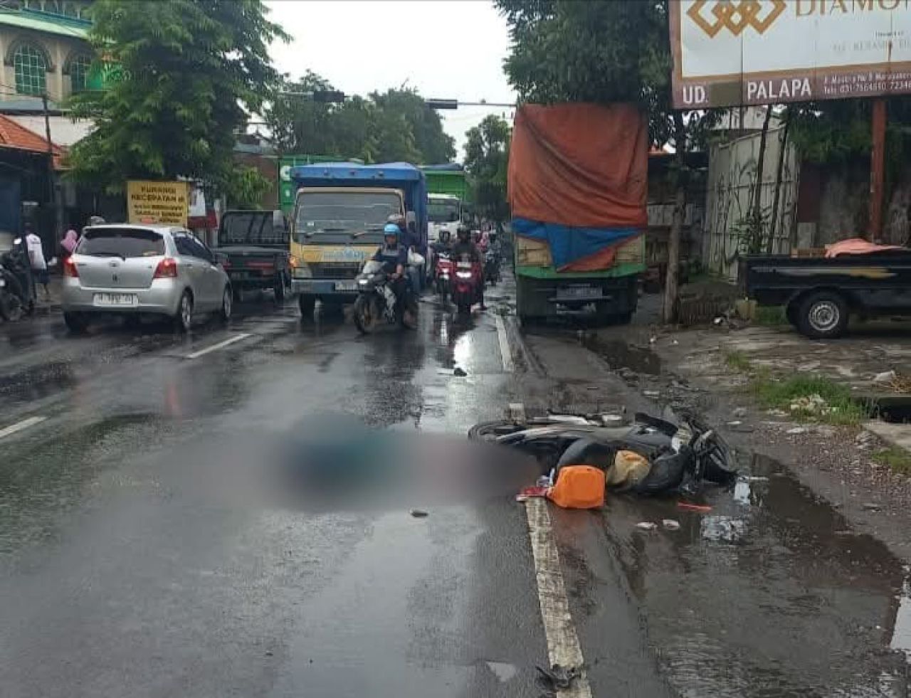 Jasad Korban DS tergeletak di jalan