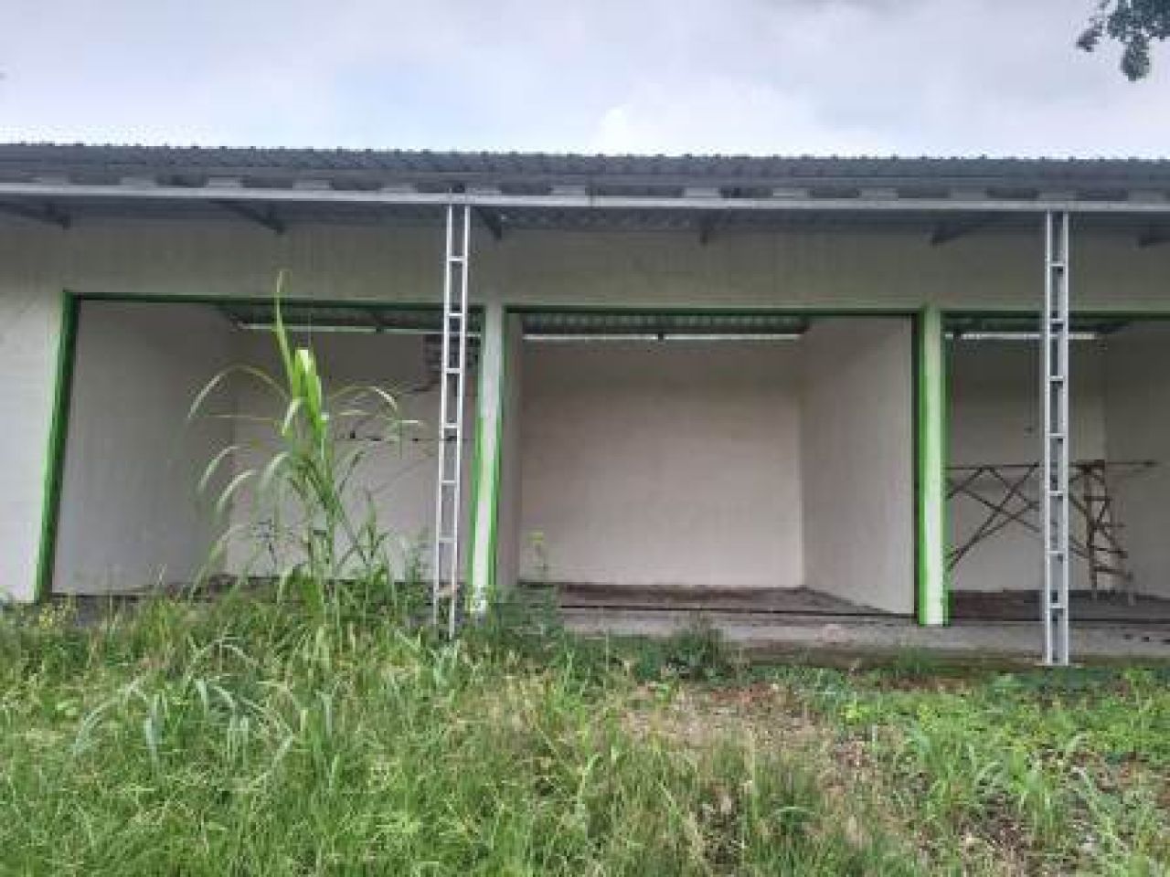 Kios di Desa Gadingwatu yang terbengkalai