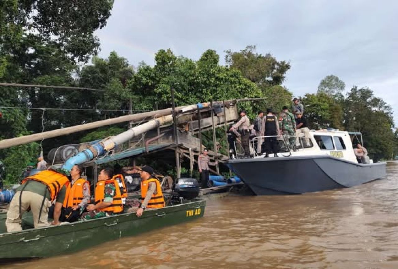 Tambang emas ilegal di perairan Sungai Kapuas