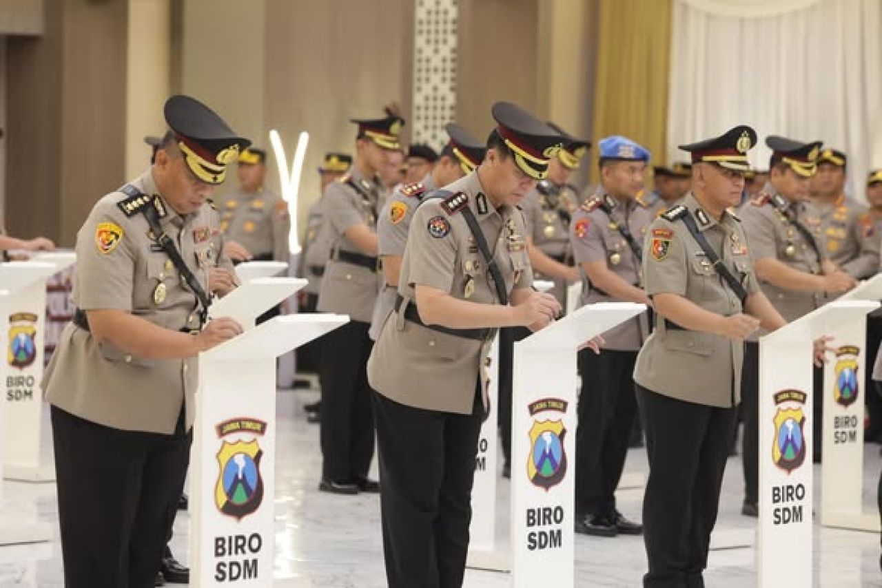 Sertijab Perwira di Polda Jawa Timur
