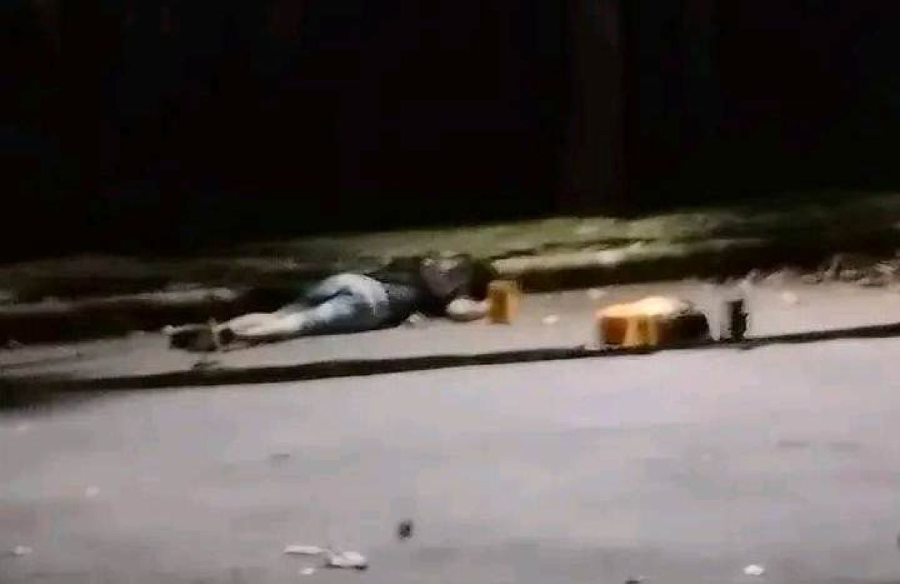Sudirman Buton tergeletak di GOR