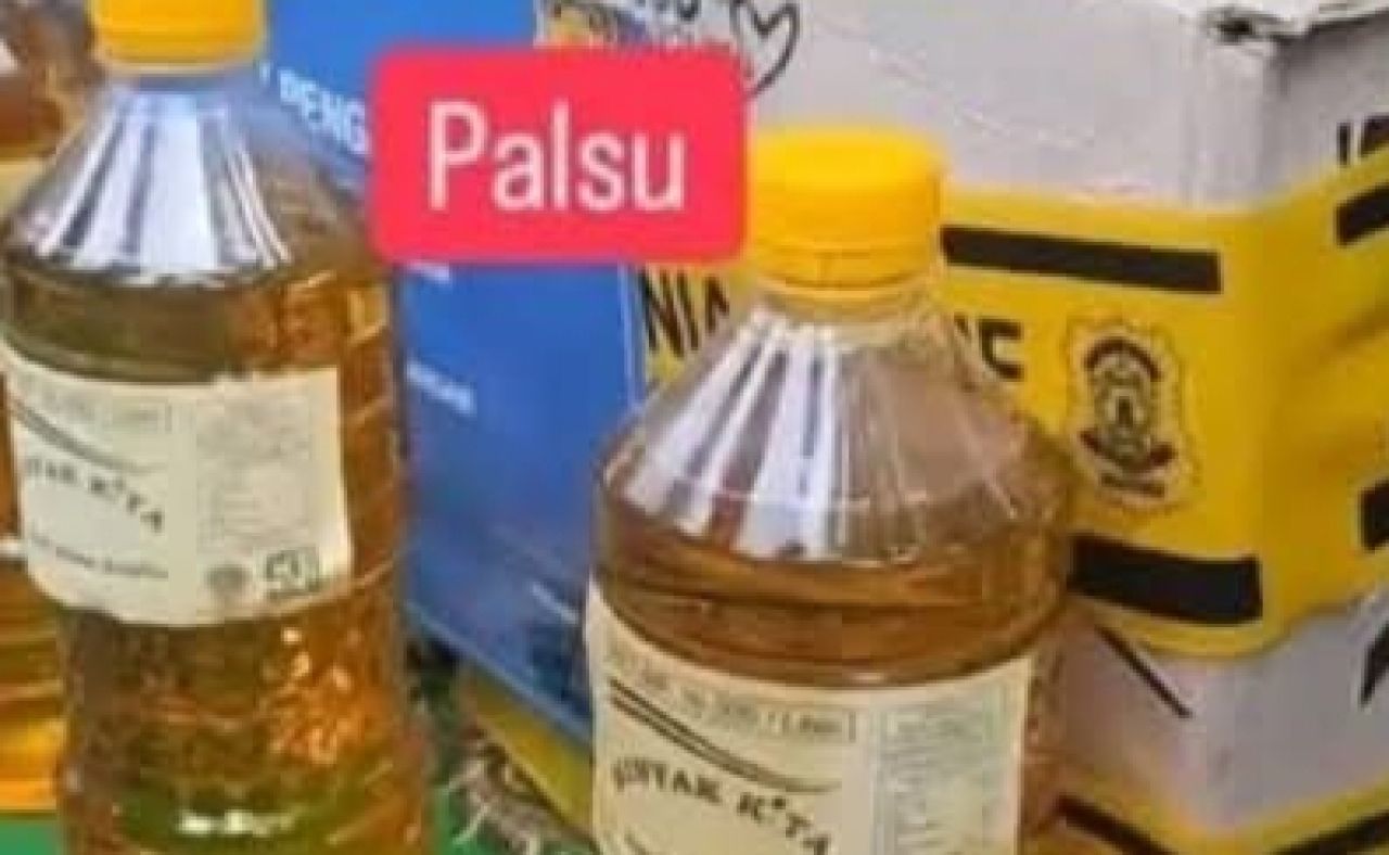 Minyak goreng merek MINYAK KITA 