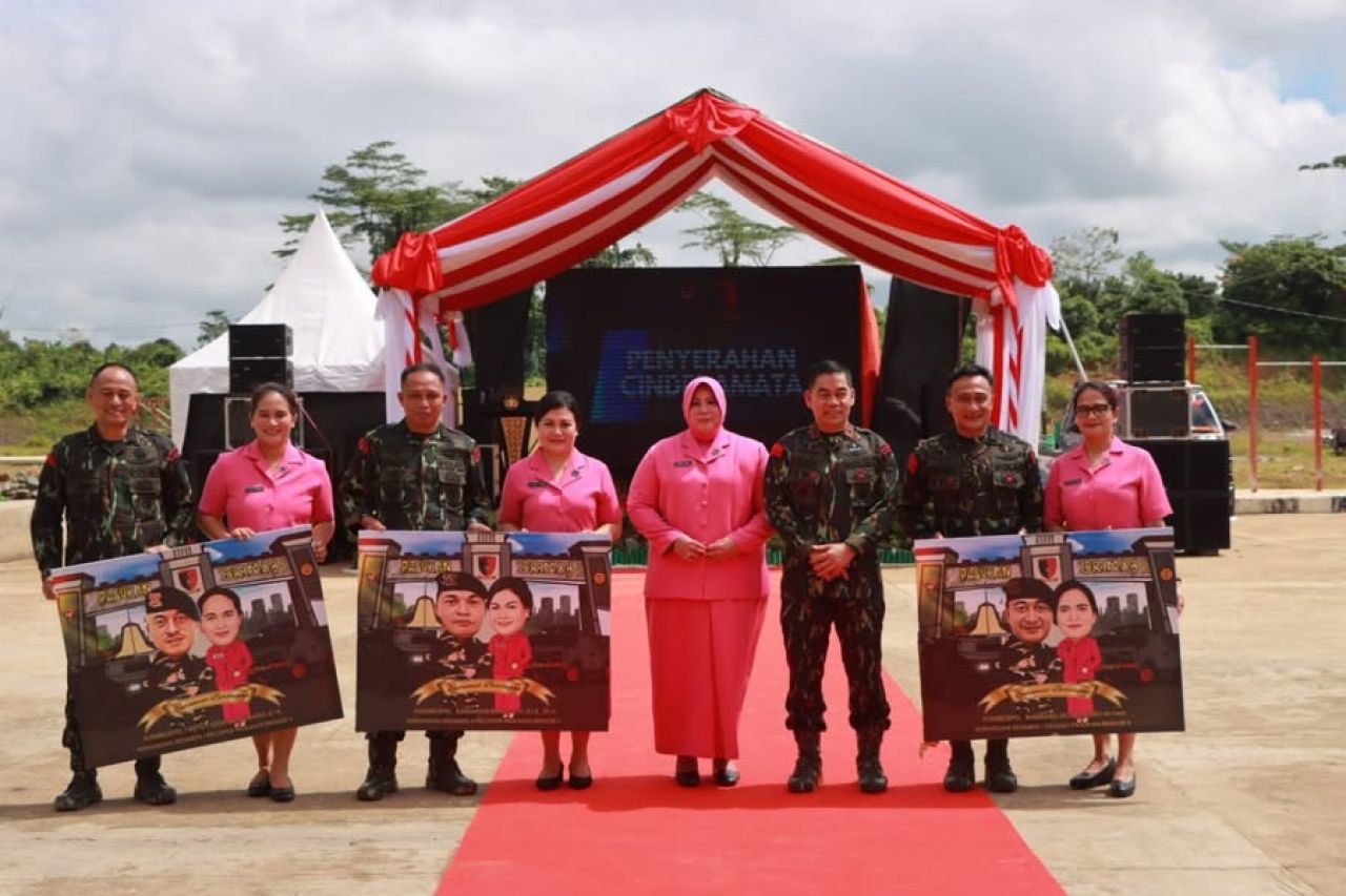 Upacara serah terima jabatan Komandan Resimen jajaran Pasukan Brimob II