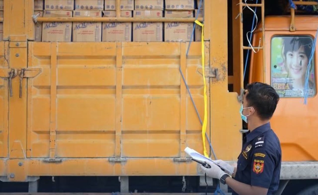 Pelayanan dan Pengawasan Pengangkutan Barang Tertentu