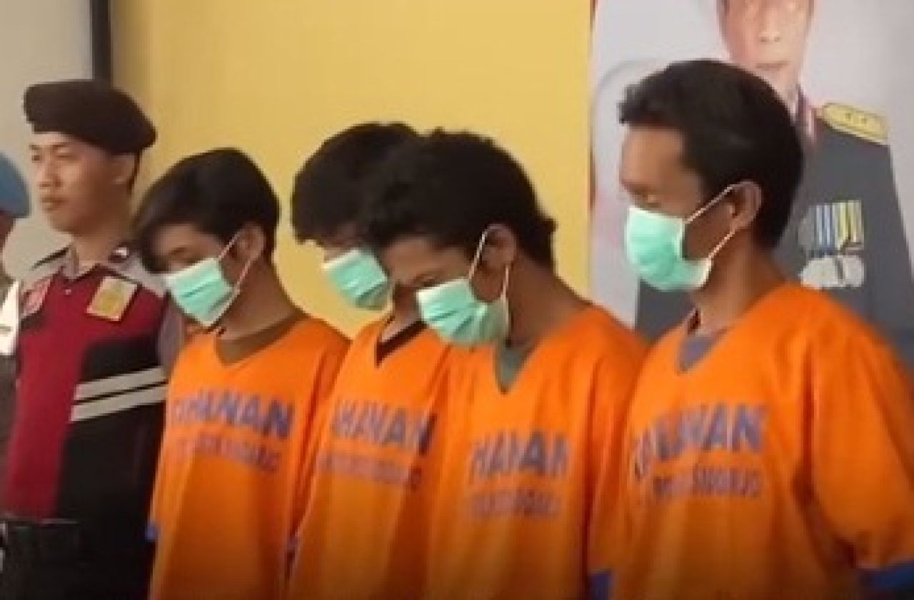 4 pencuri dan penadah pipa stainless di PT Tjiwi Kimia