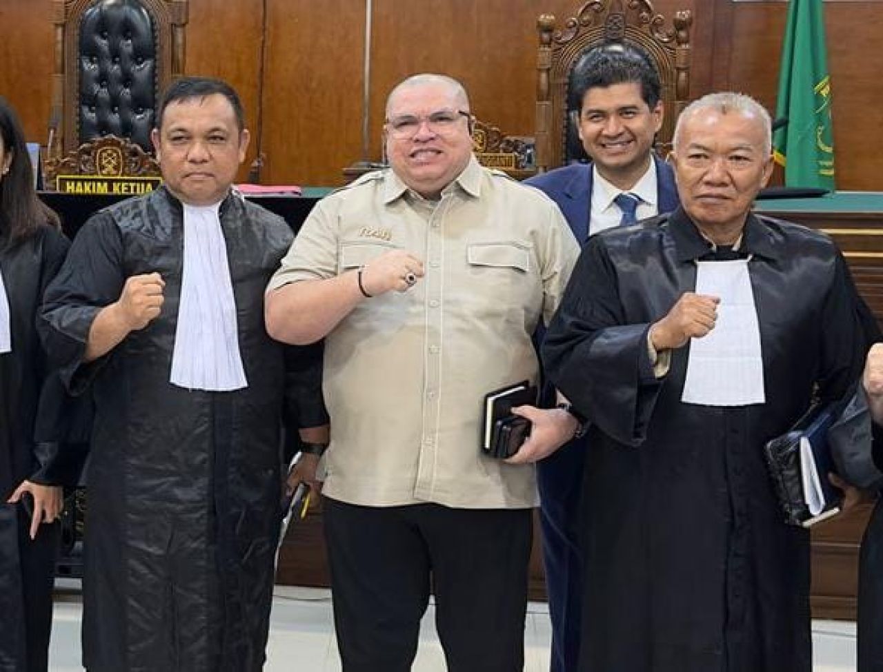 Razman Arif Nasution dan Kuasa Hukumnya usai sidang