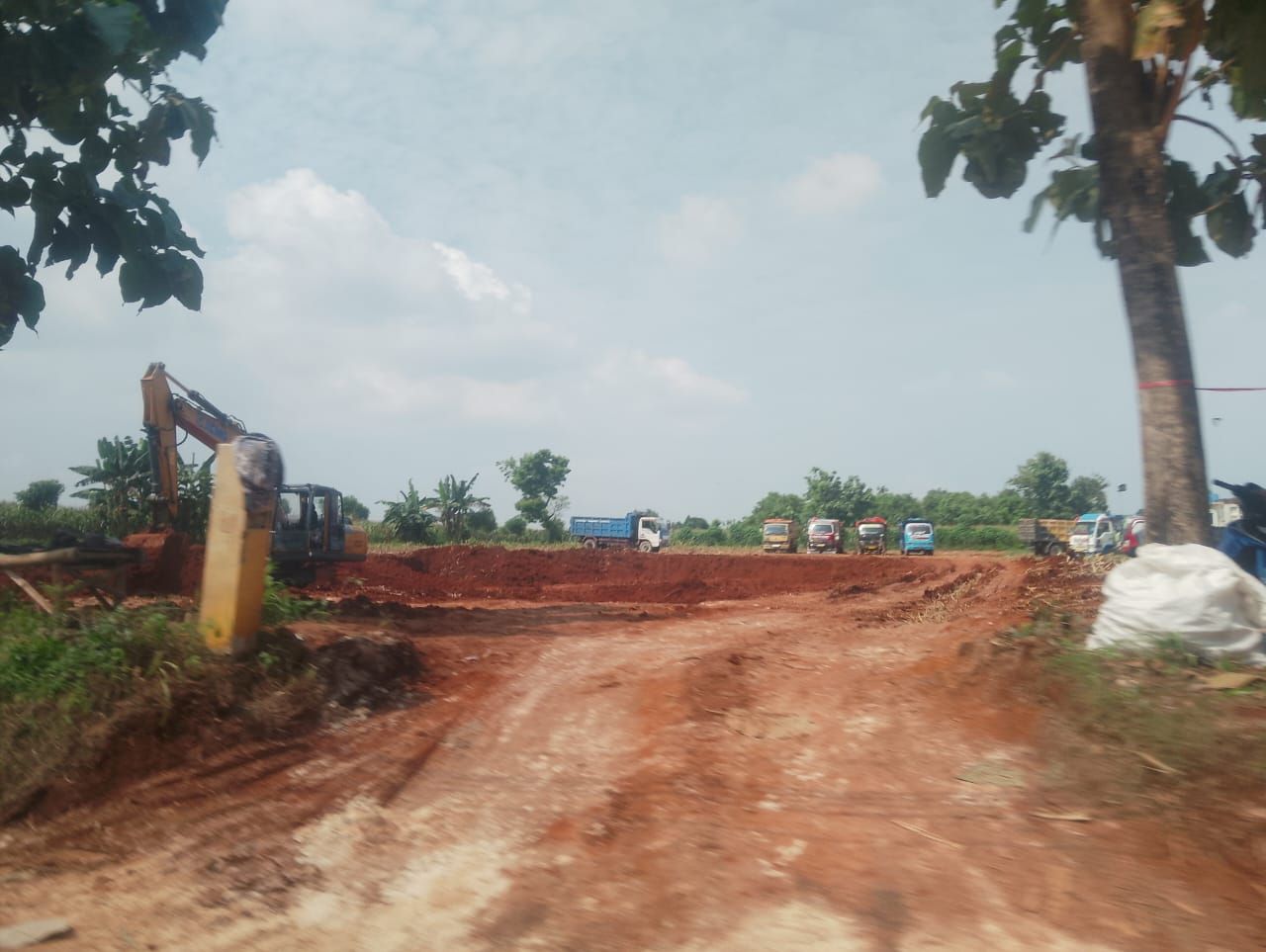 Tambang ilegal di Desa Lowayu