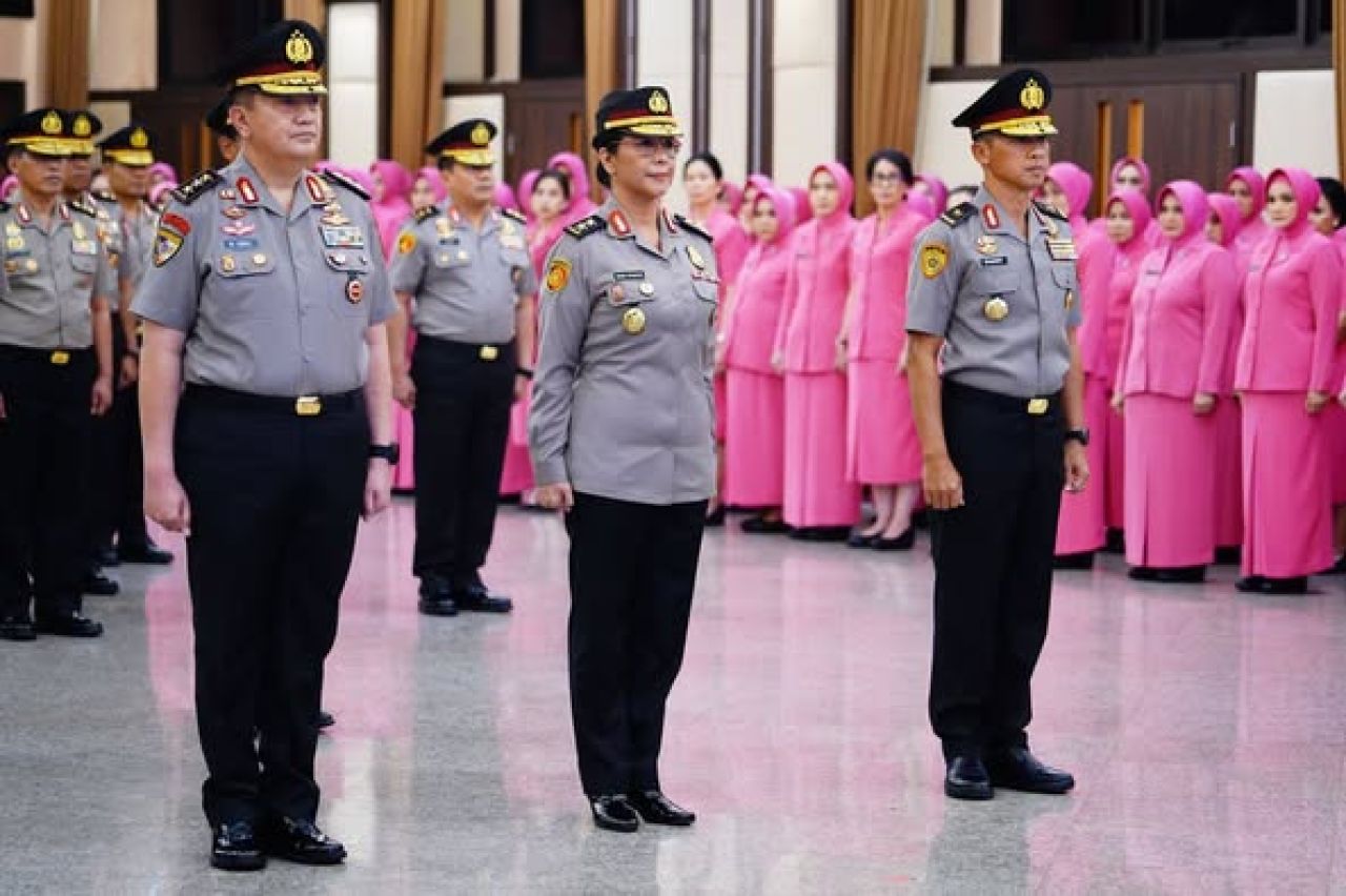 Upacara kenaikan pangkat  Polri