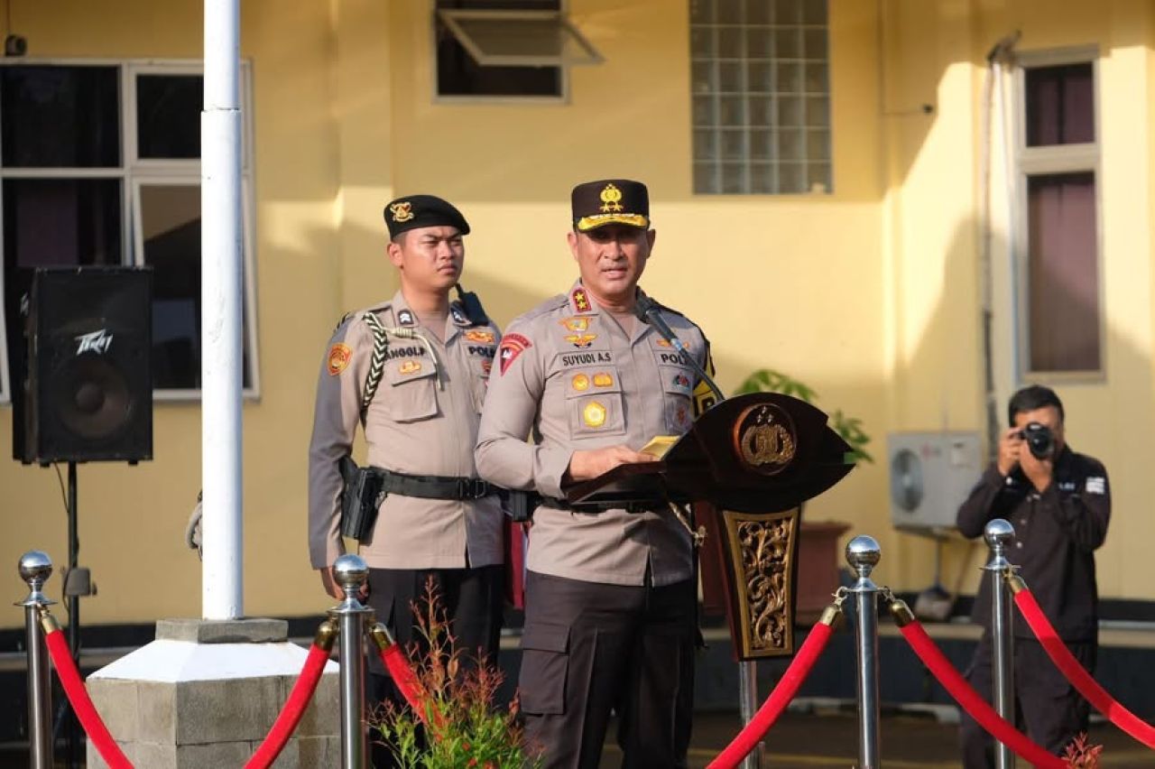 Kapolda Banten saat memimpin apel