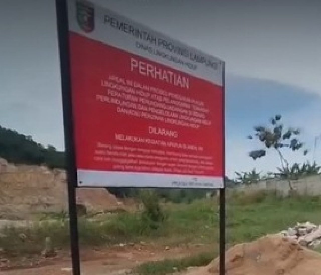 Papan segel di lokasi tambang ilegal Sukabumi