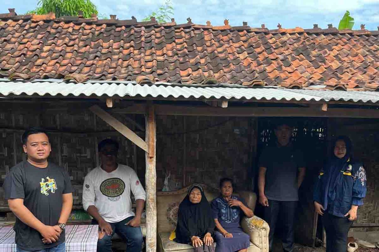 Kunjungan dari Dinas Sosial Pati ke kediaman Sagimah