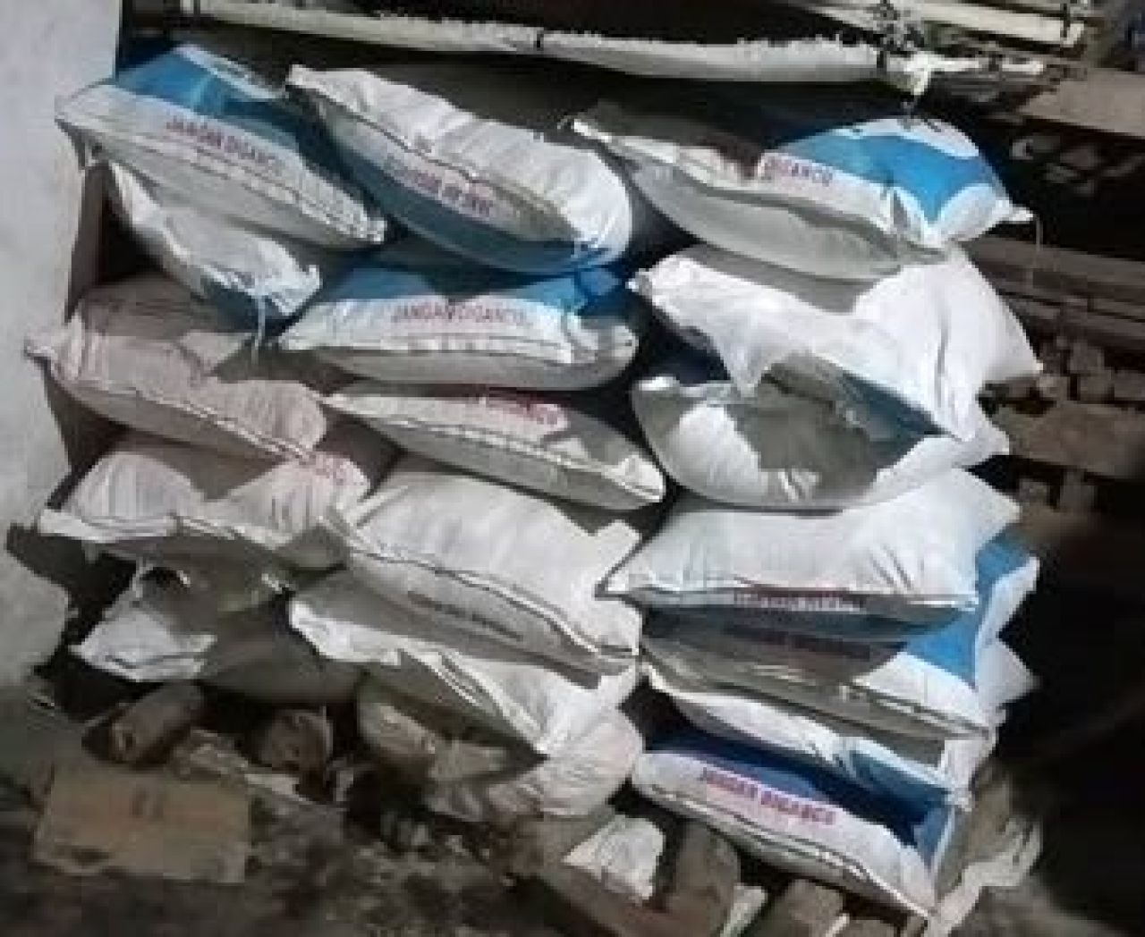 Pupuk bersubsidi yang dijual Muhammad Nur Lamik
