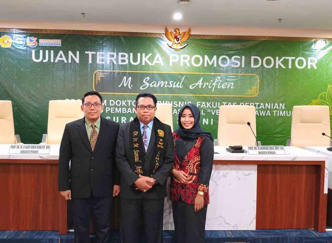 Heri Cahyo Bagus Setiawan dan Samsul Arifien (tengah)