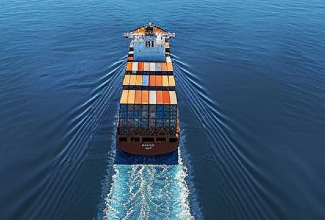 Kapal cargo