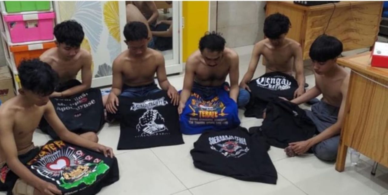 9 remaja yang ditangkap Polsek Waru