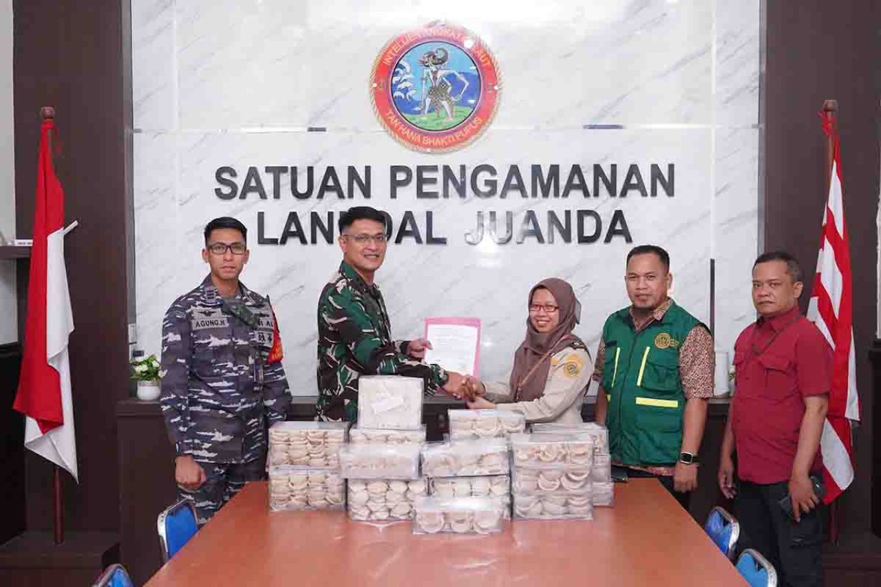 Penyerahan barang bukti sarang burung walet