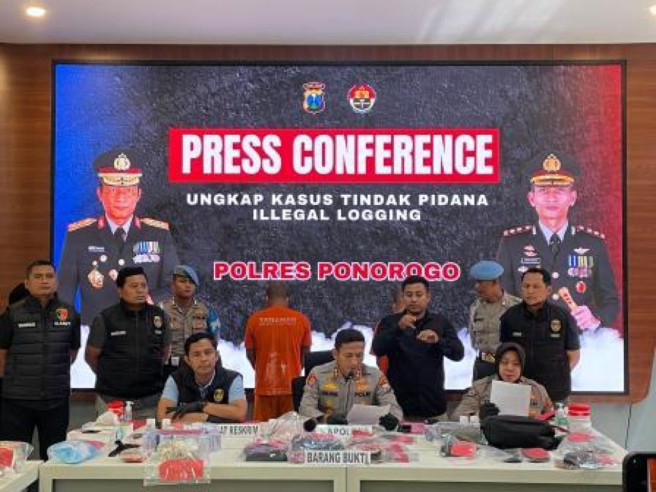 Konpers kasus ilegal logging di Polres Ponorogo