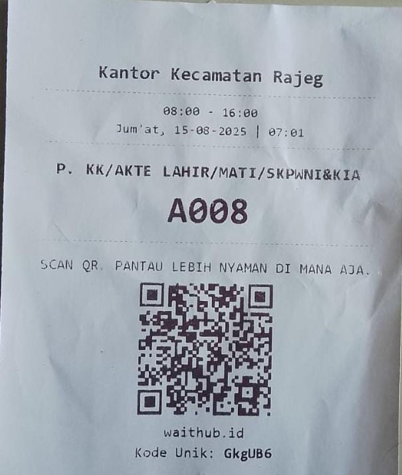 Nomor antri Ikah saat akan mengurus Akta Lahir di kantor Kecmatan Rajeg